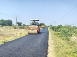 મોરબીમાં રામગઢ એપ્રોચ રોડ પર રીસર્ફેસિંગની કામગીરી પ્રગતિ હેઠળ: કામ પૂર્ણ થતા પરિવહન માળખામાં થશે સુધારો