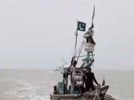 કચ્છના જખૌ નજીકથી 11 પાકિસ્તાની ઘૂસણખોરી કરતા બોટ સાથે ઝડપાયા